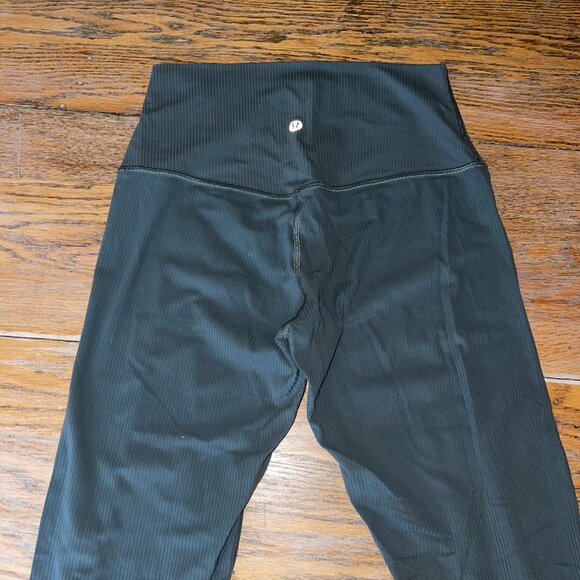 LULULEMON LWSEU73.03 ribbed earthy green legging/6/inseam-27.5 - Picture 2 of 4